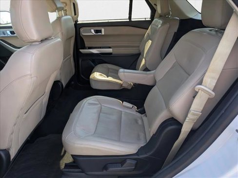 Used 2021 Ford Explorer Limited w/ Equipment Group 301A image 17