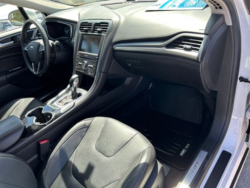 Used 2016 Ford Fusion Titanium image 20