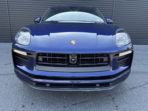 Certified 2025 Porsche Macan image 8