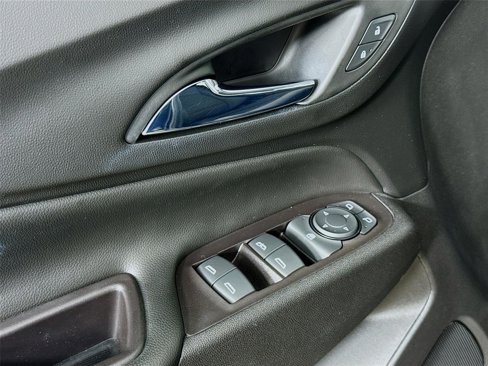 Used 2020 Chevrolet Equinox LT image 17