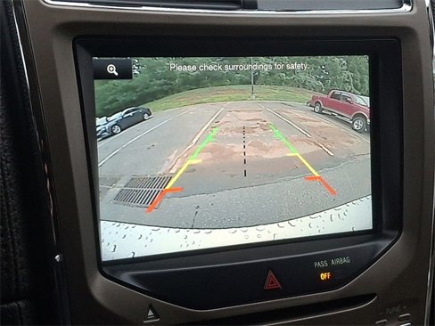 Used 2013 Lincoln MKX AWD image 18