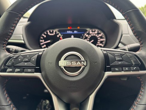 Used 2023 Nissan Altima 2.5 SR image 17