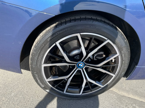 Used 2022 BMW 530e w/ M Sport Package image 23