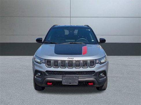 Used 2024 Jeep Compass Trailhawk image 9