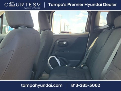Used 2018 Jeep Renegade Latitude image 10