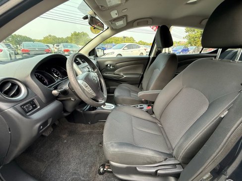 Used 2016 Nissan Versa SV image 7