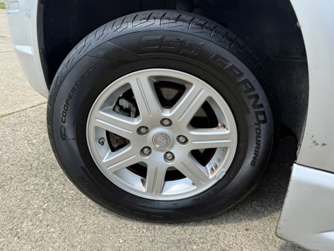 Used 2010 Chrysler Town & Country Touring image 35