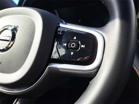 Used 2022 Volvo XC60 B6 R-Design w/ Advanced Package image 16