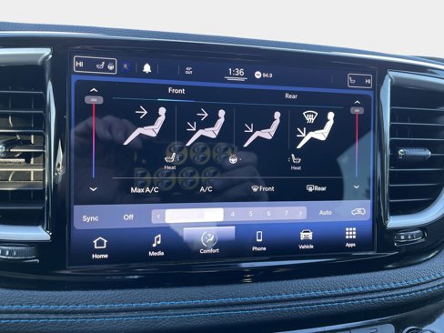 Used 2021 Chrysler Pacifica Touring w/ Cold Weather Group image 22
