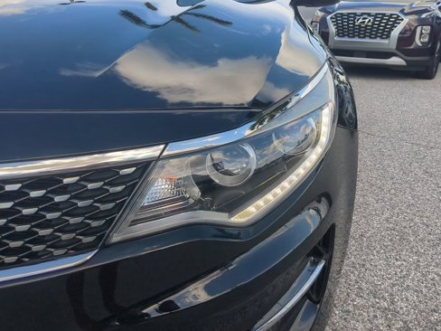 Used 2016 Kia Optima EX w/ Premium Package image 9