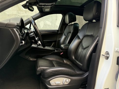 Used 2017 Porsche Macan S image 21