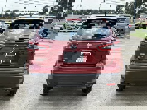 Used 2022 Nissan Rogue Sport S image 4