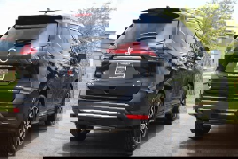 Used 2020 Nissan Rogue SL image 3