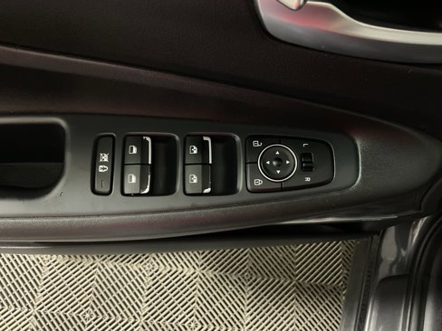 Used 2020 Hyundai Santa Fe SEL w/ Convenience Package image 16