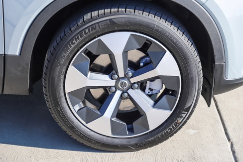 Used 2025 Volvo XC40 B5 Core w/ Protection Package Premier image 11