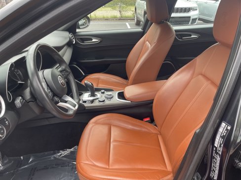 Used 2023 Alfa Romeo Giulia Ti w/ Active Assist Plus Package image 12
