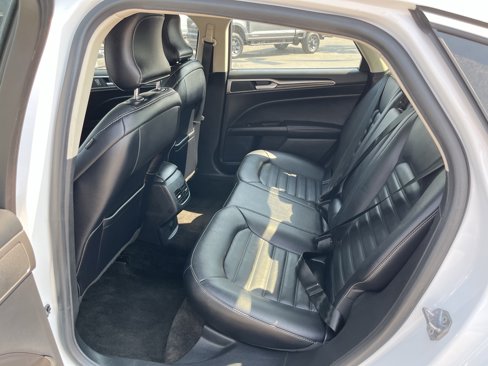 Used 2018 Ford Fusion SE w/ Fusion SE Technology Package image 10