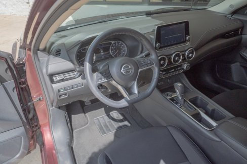 Used 2020 Nissan Sentra SV image 9