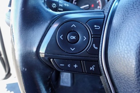 Certified 2018 Toyota Camry SE image 14