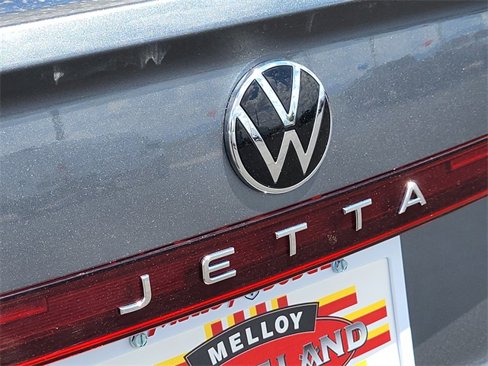Used 2025 Volkswagen Jetta SE image 8