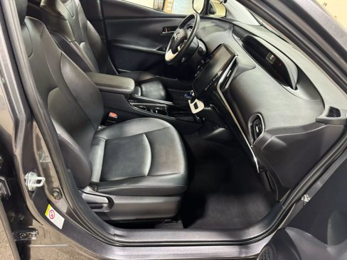 Used 2018 Toyota Prius Prime Premium image 38