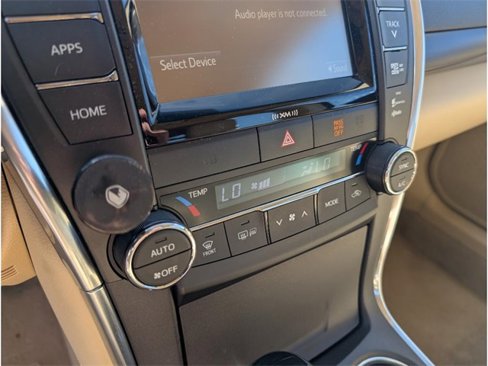 Used 2017 Toyota Camry XLE image 22