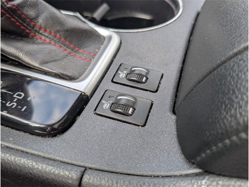 Used 2019 Toyota Highlander SE image 24