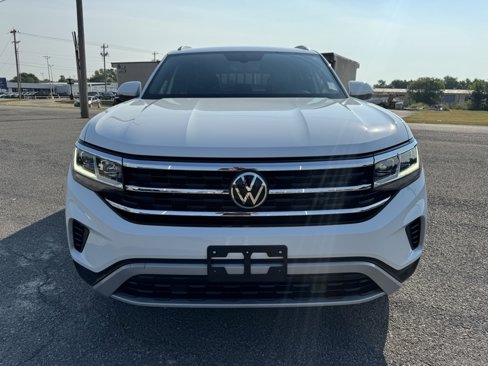 Used 2022 Volkswagen Atlas Cross Sport SE image 2