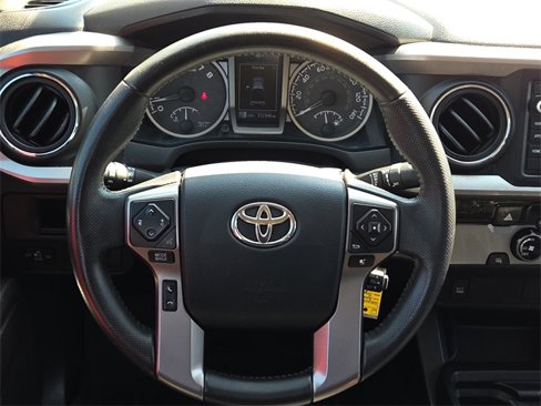 Used 2016 Toyota Tacoma SR5 image 14