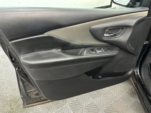 Used 2015 Nissan Murano SV w/ Premium Package image 11