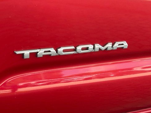 Used 2016 Toyota Tacoma SR5 image 16