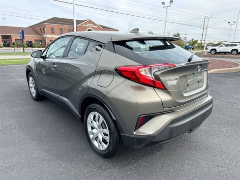 Used 2021 Toyota C-HR LE image 6