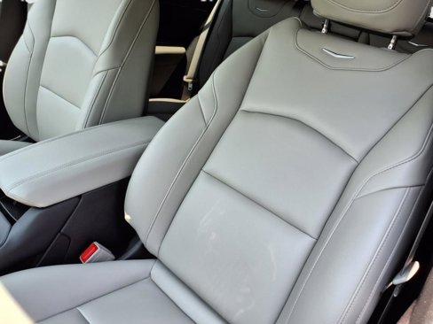 Used 2022 Cadillac XT4 Luxury w/ Cold Weather Package image 16
