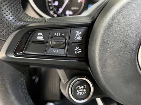 Used 2022 Alfa Romeo Stelvio Ti image 27