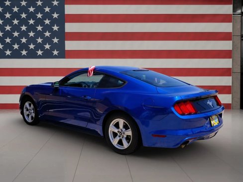 Used 2017 Ford Mustang Coupe image 4