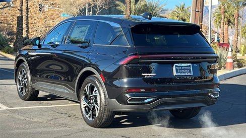 New 2025 Lincoln Nautilus Premier image 6