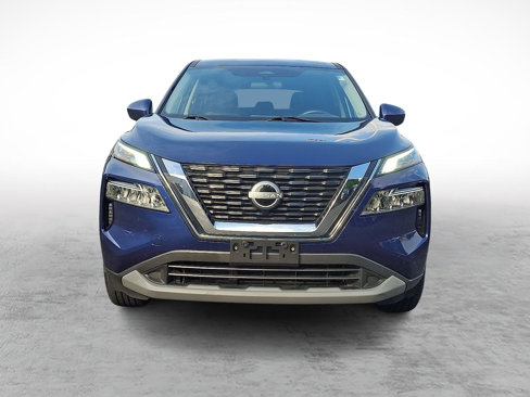 Used 2023 Nissan Rogue SV image 2