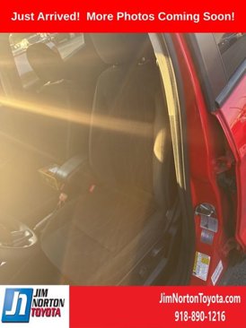 Used 2021 Ford EcoSport SE w/ SE Convenience Package image 9