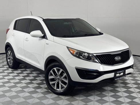 Used 2016 Kia Sportage LX image 2