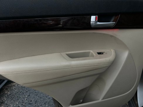 Used 2014 Kia Sorento EX image 7
