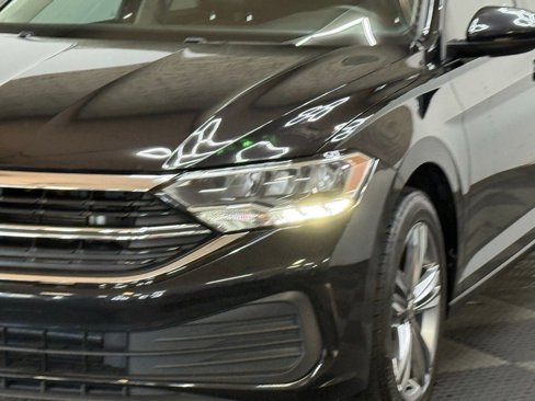 Used 2022 Volkswagen Jetta SE image 5