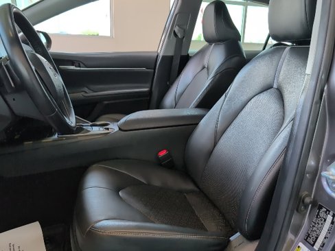 Used 2023 Toyota Camry XSE image 12