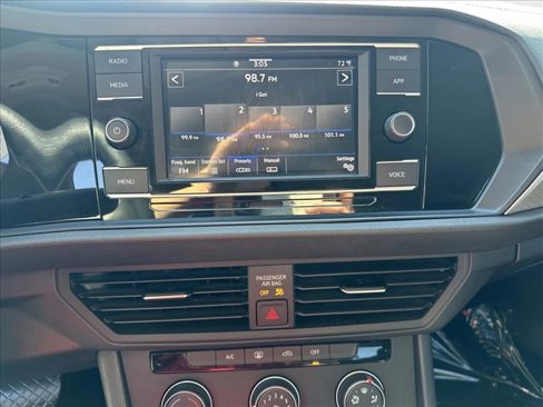 Used 2021 Volkswagen Jetta S image 18
