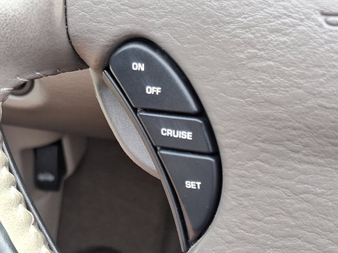 Used 2006 Chrysler Sebring Limited w/ Electronics Convenience Group image 20