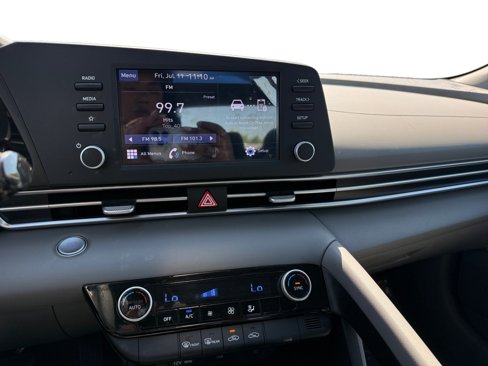 Certified 2023 Hyundai Elantra SEL image 12