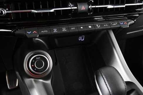New 2025 Alfa Romeo Tonale w/ Premium Package image 16