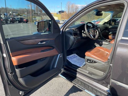 Used 2017 Cadillac Escalade Premium Luxury image 13