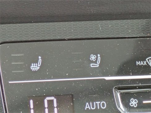 New 2025 Volkswagen Taos SEL image 21