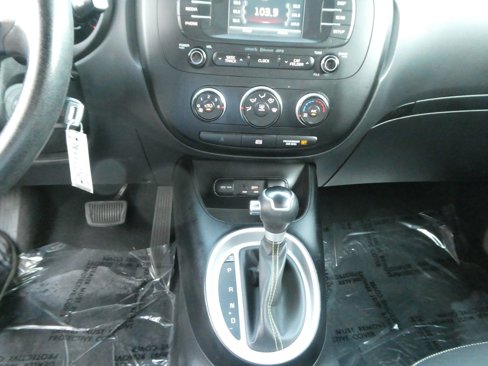 Used 2016 Kia Soul + image 21