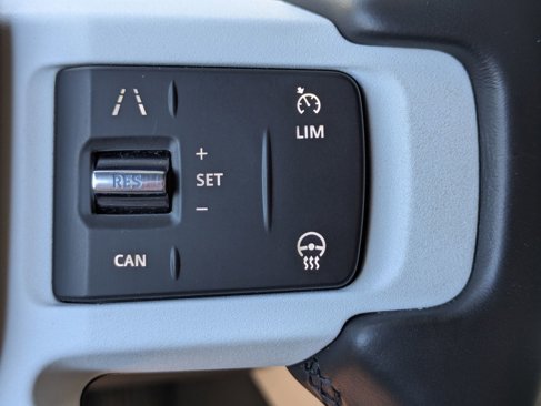 Used 2022 Land Rover Defender 110 X-Dynamic SE image 14